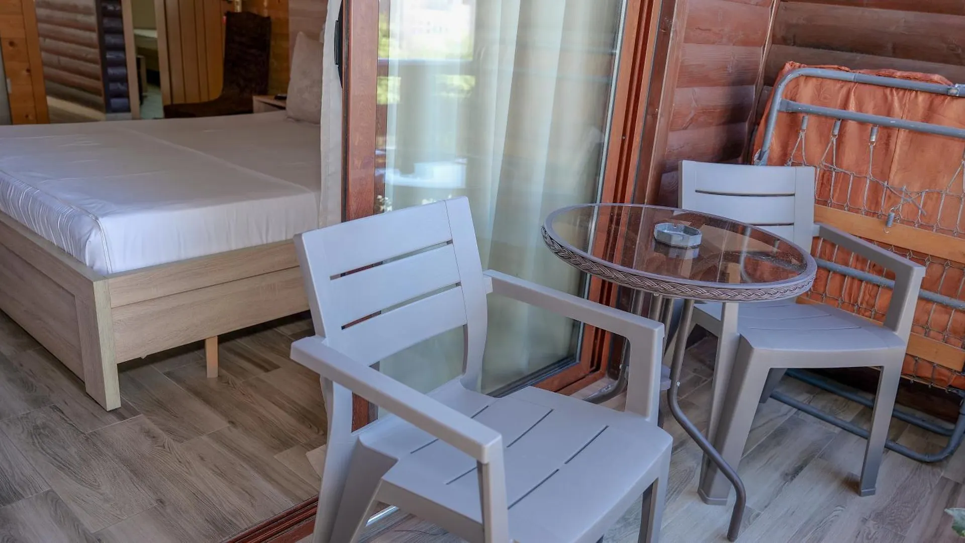 Dolanit Hotels Vila E Drurit Durres Apartment