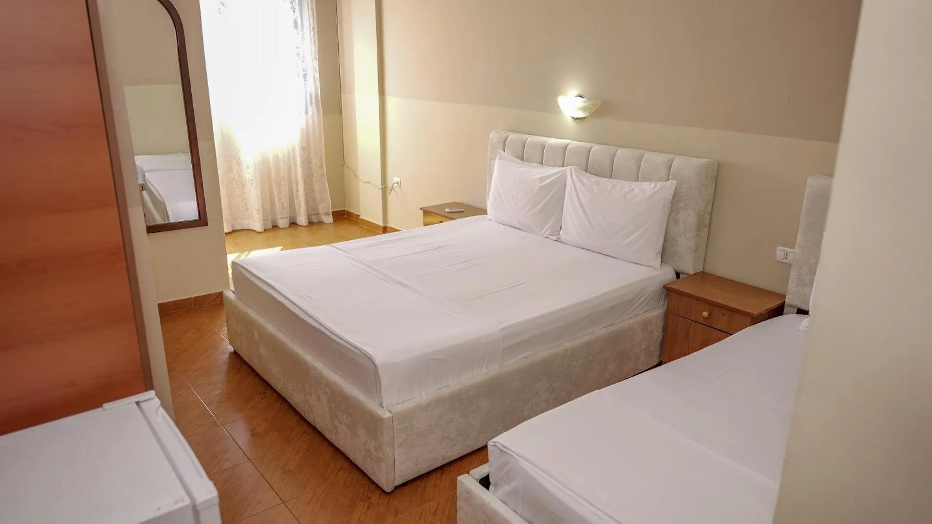 Dolanit Hotels Vila E Drurit Durres